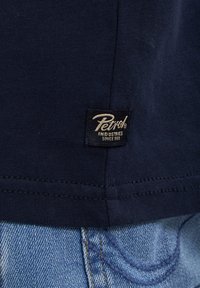 Thumbnail Image 7