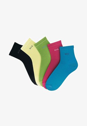 Fünf Paare von Knöchelstrümpfen in Schwarz, Limettengrün, Knallpink, Blau und Dunkelgrün. Jeder Strumpf hat "HI-S" in einer kontrastierenden Farbe aufgedruckt.