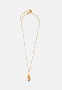 Colier din aur cu un lanț delicat și un pandantiv texturat ce îmbină fire răsucite. Dispune de un închizător cu arcul pentru o închidere sigură.