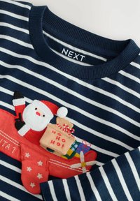Non sélectionné, navy white appliqué