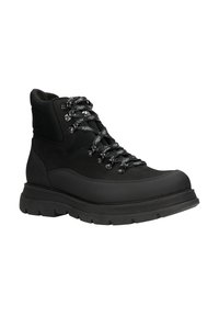 Scarponcino da trekking nero con colletto imbottito, suola in gomma resistente e lacci neri con dettagli del logo. Realizzato in materiale sintetico testurizzato.