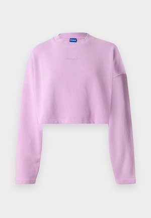Sweatshirt curto de cor roxa clara com mangas longas, gola canelada e logo bordado na frente. Feito de um tecido suave e texturizado.