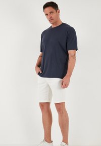 Buratti REGULAR FIT - Basic póló - indigo