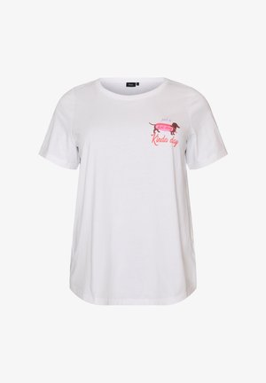 Witte T-shirt met korte mouwen met een kleine afbeelding van een teckel in een hotdogbroodje en de tekst "just a hot dog kinda day" op de borst.