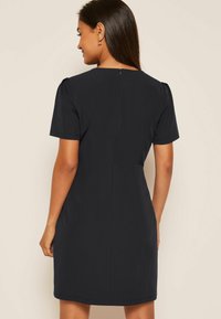 Friends Like These SHORT SLEEVE  REGULAR FIT - Vestido de tubo - navy blue