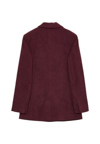 Blazer in corduroy bordeaux a maniche lunghe steso, che mostra il retro con colletto e orlo dritto su sfondo bianco.