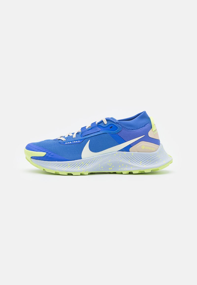 Nike Performance PEGASUS TRAIL 3 GTX - Sapatilhas de trail running - medium blue/coconut milk/sanddrift/football grey/light lemon twist