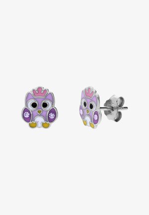 Boucles d'oreilles clous en argent en forme de chouettes violettes dessinées avec des couronnes roses, des pieds jaunes et de petites pierres précieuses violettes sur les joues.