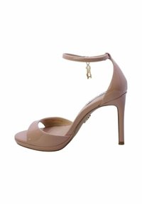 Sandal in vernice rosa con tacco alto, cinturino alla caviglia, design con punta aperta e dettaglio di charm dorato sul cinturino. Texture liscia e lucida.