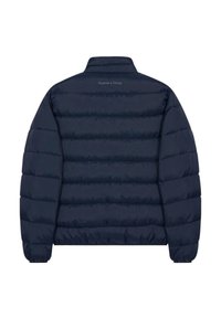 Chaqueta de abrigo tipo puffer en color navy con diseño acolchado horizontal, cuello alto y una marca discreta en la parte posterior. Material suave con una textura lisa.