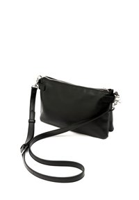 Sac bandoulière en cuir noir avec fermeture zippée, au design plat, doté d'une bandoulière réglable et d'une texture lisse. Présente une forme rectangulaire et un style minimaliste.