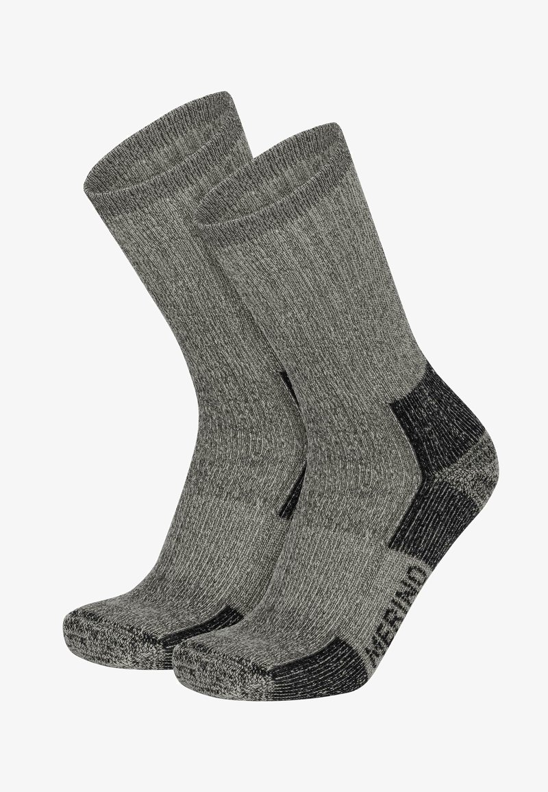 Grau Socken mit einer gerippten Textur, die schwarze Akzente an Ferse und Zehen aufweisen. Das Design hat eine Knöchellänge mit verstärkten Nähten und Marken-Details.