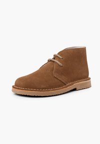Stivale alla caviglia in suede marrone, con punta rotonda, design con lacci e cuciture a contrasto, dotato di una robusta suola in gomma.