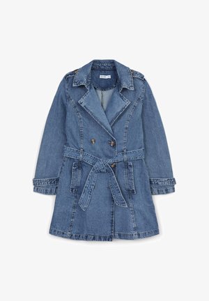 Trench coat in denim blu con bottoni doppi, cintura da annodare, collo ampio, maniche lunghe e tasche frontali.