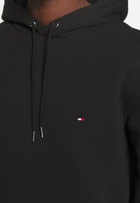 Tommy Hilfiger Jersey con capucha - black