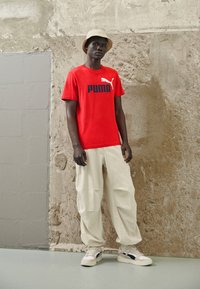 Puma ESS COL LOGO - Marškinėliai su spaudiniu - high risk red