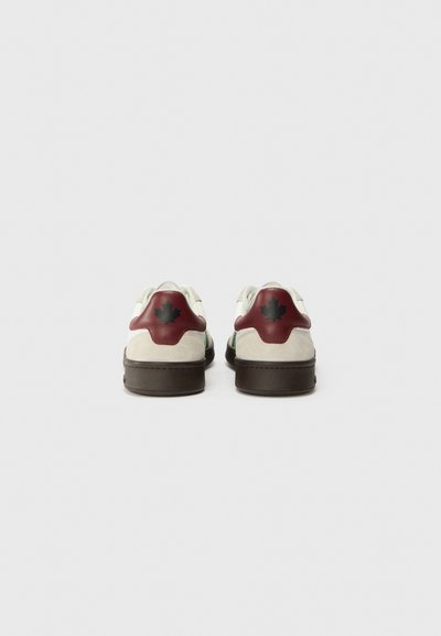 Dsquared2 Baskets basses - white