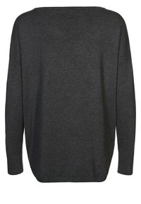 Maglione grigio scuro a maniche lunghe con vestibilità ampia, scollatura larga e orlo a coste. Texture liscia e design semplice. Nessun motivo visibile o hardware.
