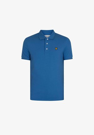 Polo blu in cotone, con colletto a tre bottoni, maniche corte e un logo ricamato giallo sul lato sinistro del petto.