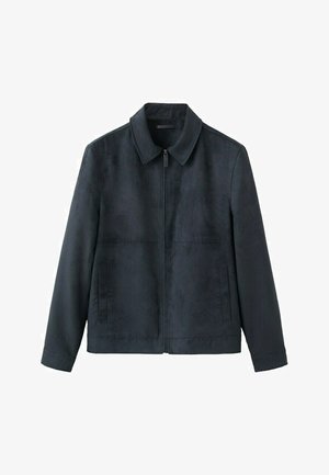 Chaqueta gris oscuro con cremallera, cuello puntiagudo, mangas largas y dos bolsillos verticales laterales, presentada sobre un fondo blanco.