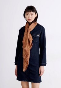 Calvin Klein MONOGRAM - Foulard - lion