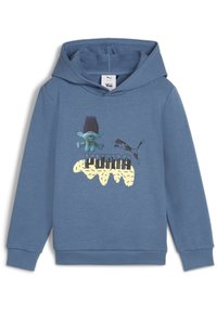 Modrá mikina s kapucňou vyrobená z mäkkej tkaniny, s grafikou zelenej postavy trolla a textom "PUMA" v tučnom žltom písmene.