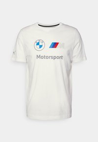 Hvid bomulds t-shirt med BMW og Motorsport logoer i blå, rød og grå. Design med rund hals og korte ærmer, minimal struktur.