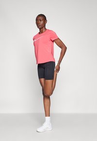 Nike Performance ONE TOP - Camiseta deportiva - aster pink/glacier blue