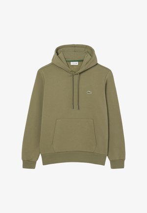 Sudadera verde oliva hecha de tejido suave, con un bolsillo frontal, capucha con cordón y un pequeño logo en el lado izquierdo del pecho.