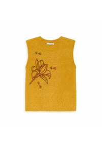 Haut sans manches en maille jaune avec un motif floral brodé en bordeaux et vert. Texture douce avec de petits trous répartis sur toute la surface.