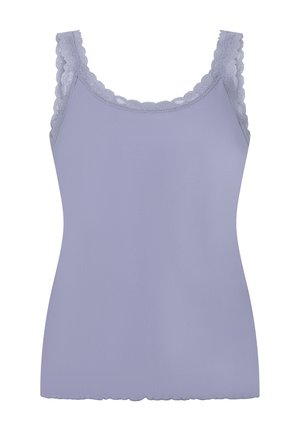 Hellblau-rippiger Tanktop mit gewelltem Spitzenbesatz entlang des Ausschnitts und der Armöffnungen, mit einem geraden Saum.