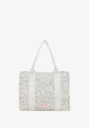 Rechthoekige boodschappentas met lichtgrijze luipaardprint, brede stoffen handvatten en een kleine roze signatuur nabij het onderste midden.