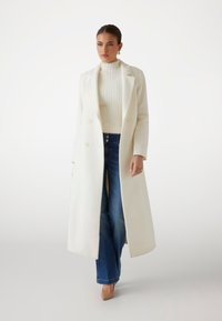 Guess FLAUSCHIGER ROLLKRAGEN - Jumper - weiß