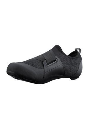 Scarpa da ciclismo nera con una forma aerodinamica, caratterizzata da una tomaia in mesh testurizzato, suola in gomma e una singola cinghia per una vestibilità sicura.