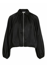 Černá zkrácená halenka z materiálu připomínajícího satén, s vysokým límcem, předním zipem a objemnými nafouklými rukávy.