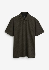 Polo majica s kratkim rukavima u tamnosmeđoj boji s geometrijskim uzorkom u svetlijoj smeđoj, klasičnom ovratniku i dugmadi.