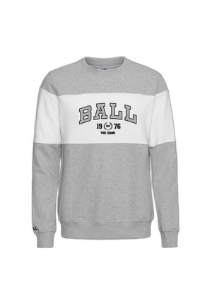 Sudadera gris y blanca con cuello redondo y la inscripción "BALL 1976 THE JEANS" impresa en el pecho, puños y bajo acanalados, mangas largas.