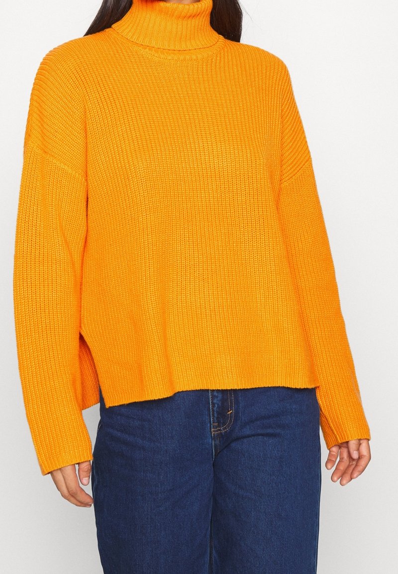 Monki Stickad tröja - yellow