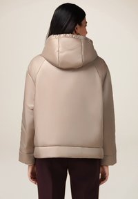 Oltre IMBOTTITA WEIGHT CON CAPPUCCIO - Giacca invernale - beige