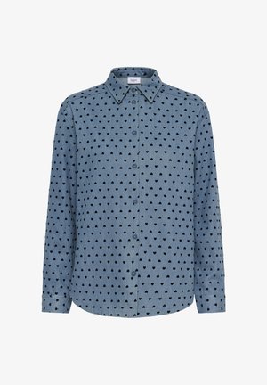 Helesinine pikkade varrukatega särk, millel on krae, esiküljel nööbistamine ning kangal ühtlaselt jaotunud väikeste mustade südamete muster.