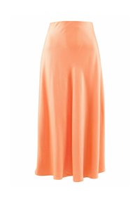 Jupe longue orange fabriquée en tissu doux et lisse. Elle présente une taille haute et une silhouette évasée, sans motifs ni accents visibles.
