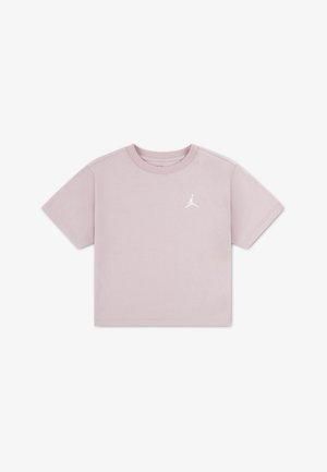 Kortærmet, cropped t-shirt i lyserød bomuld med hvid Jordan-logo på brystet; glat tekstur og rund hals.