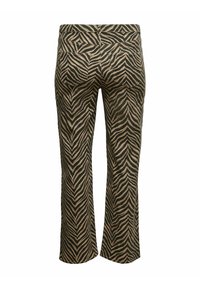 Bukser med sebramønster i jordfarger av brunt og svart, med en vid design, to baklommer og en midtstilt livvidde.