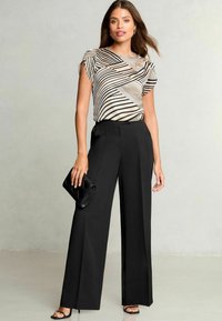 Lipsy REGULAR FIT TULIP SLEEVE ROUND NECK  - Pusero - black