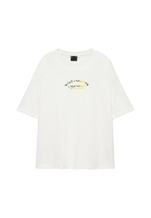 T-shirt blanc à manches courtes avec col rond et texte "West Paradise California" en bleu et jaune sur la poitrine.