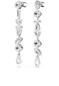 Kristallhängörhängen med olika geometriska former inklusive droppform, rektangel och diamantskärningar, monterade i silverhardware.