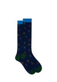 Calzini navy con motivi colorati di atleti e un pallone da calcio. Presentano polsini blu chiaro e accenti in verde sul tallone e sulle punte. Materiale misto cotone.