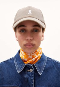 ARMEDANGELS YAANIS BOLD - Pet - sand stone