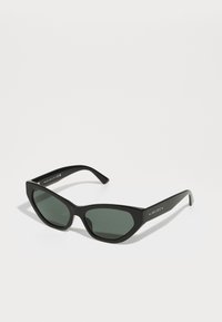 Vald, black