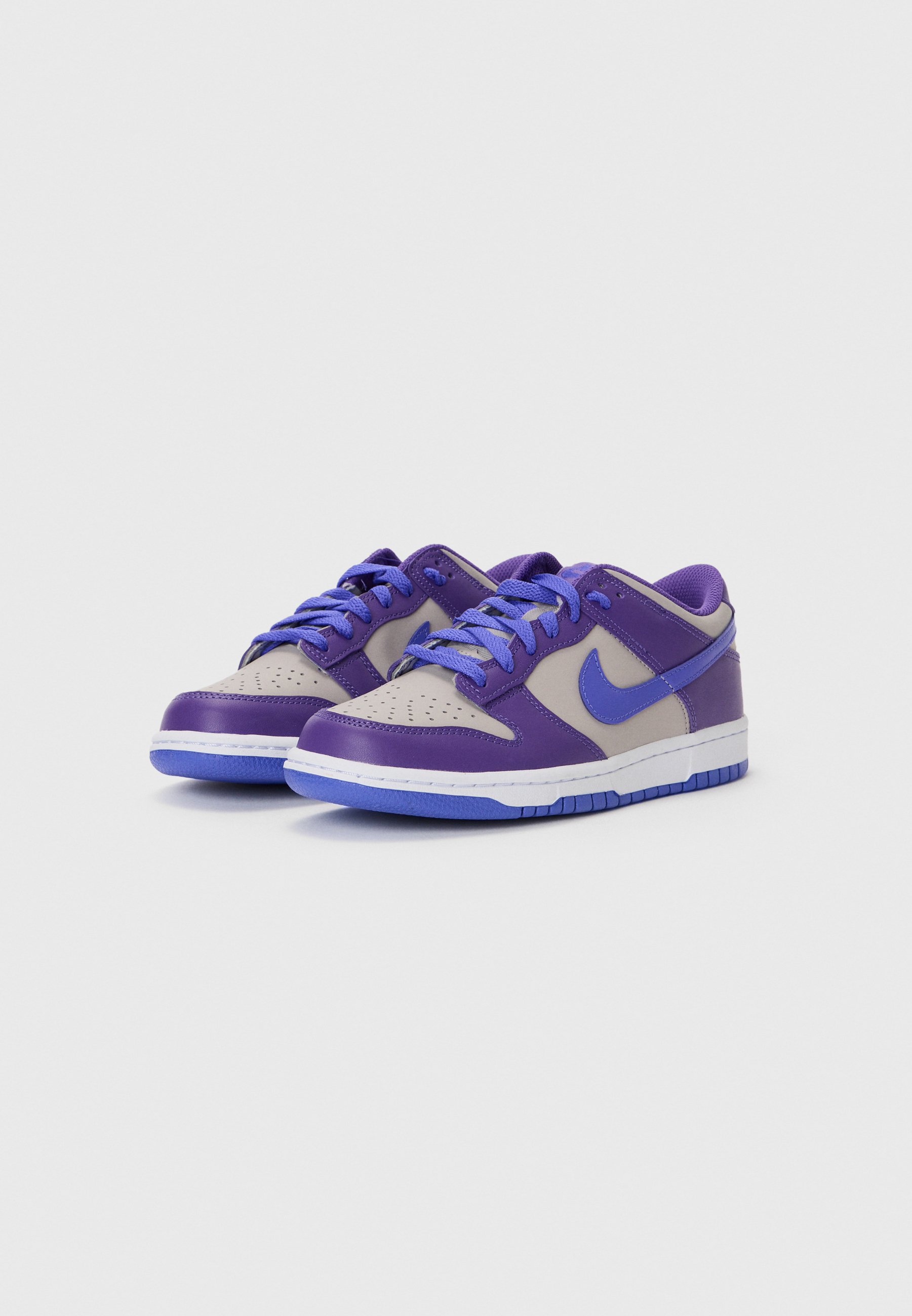 dunk low varsity purple
